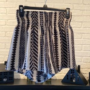 SHEIN patterned shorts worn ONCE! Size M